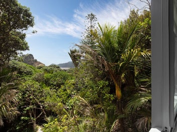 6 Sylvan Glade, Piha, Piha