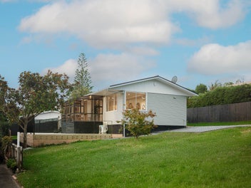 29 Domain Road, Glenfield, Auckland