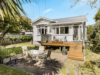 8 Invermay Avenue, Mount Roskill, Auckland