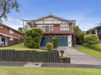 17 Dallas Place, New Windsor, Auckland