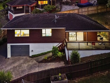 2/51 Greenvalley Rise, Glenfield, Auckland