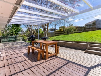 64 Taupo Street, Green Bay, Auckland