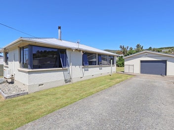 204 Bann Street, Bluff