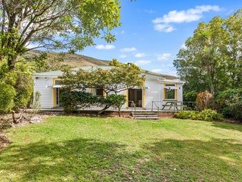 7 Port Hills Road, Heathcote Valley, Christchurch