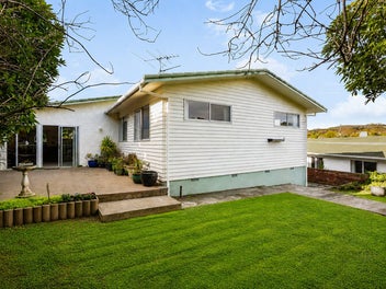 20 The Companionway, Whitby, Porirua