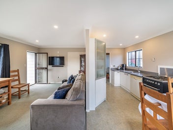 6 Edelweiss Grove, Timberlea, Upper Hutt