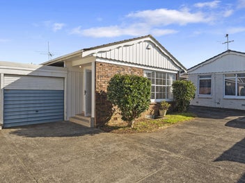 2/150 St George Street, Papatoetoe, Auckland