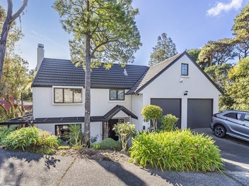 8 Furneaux Grove, Whitby, Porirua