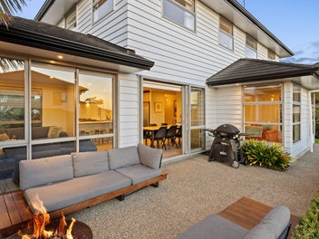 12 Arbors Track, Silverdale, Silverdale