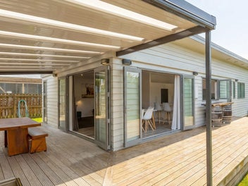 7 Orion Way, Featherston