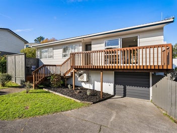 2/4 Clare Place, Glenfield, Auckland