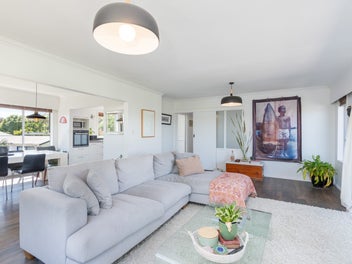 7 Livet Place, Papakowhai, Porirua