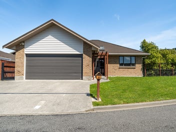 6 McEwen Crescent, Riverstone Terraces, Upper Hutt