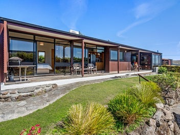 2/193 Major Hornbrook Road, Mount Pleasant, Christchurch