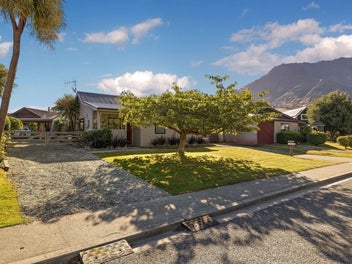 8 Kawarau Place, Frankton, Queenstown