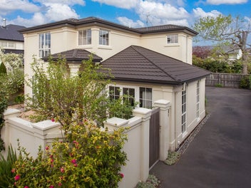 2/61 Murray Place, St Albans, Christchurch