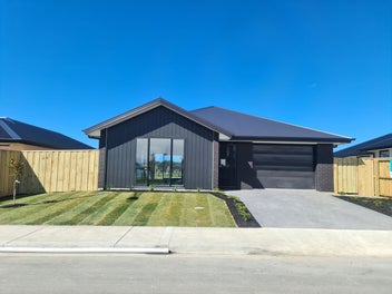 27 Quinn Crescent, Woodend, Woodend