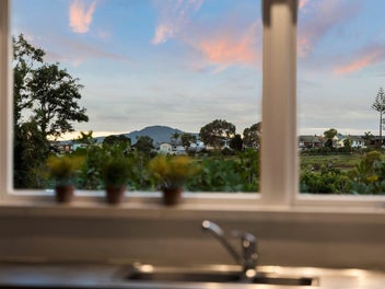 4 Keretene Place, Meadowbank, Auckland
