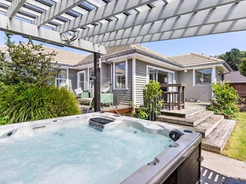 6 Rawson Street, Tawa, Wellington