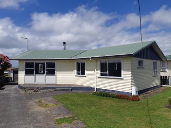 40 Fabian Street, Stratford