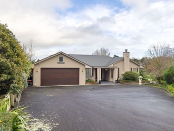 37 La Lena Grove, Fitzherbert, Palmerston North