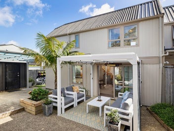 2/5 Wesley Avenue, Mount Albert, Auckland