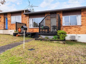2/2 Halberg Street, Glenfield, Auckland