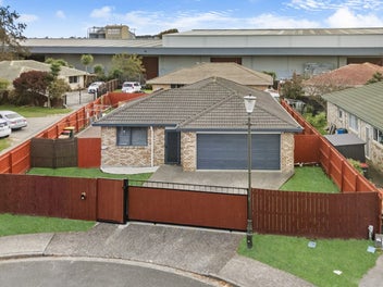 18 Scotts Field Drive, Takanini, Auckland