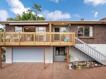 2/13 Coronation Road, Hillcrest, Auckland