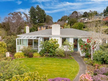 21 Honeystone Street, Helensburgh, Dunedin