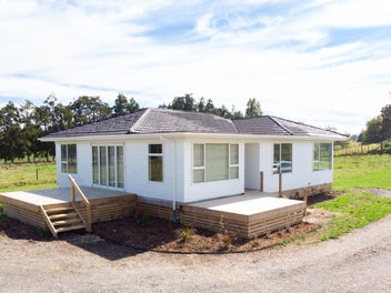 24 Wharf Road, KEREPEHI, PAEROA