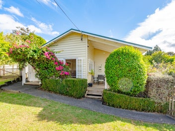 42 Mountain Road, Henderson Valley, Auckland