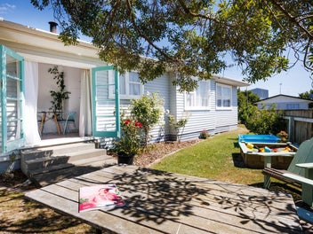 42 Owen Street, Bunnythorpe, Palmerston North