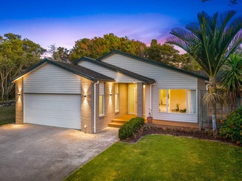 88 Cliff View Drive, Green Bay, Auckland