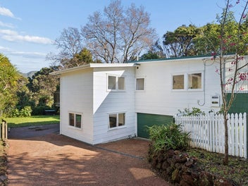 1 Kilgour Terrace, Huia, Auckland
