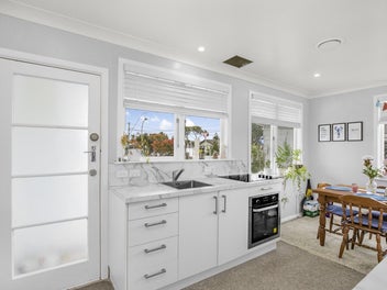 1/109 Cuba Street, Petone, Lower Hutt