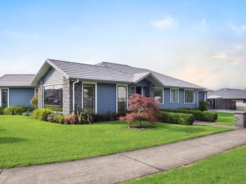 53 Pohutukawa Parade, Riverhead, Riverhead