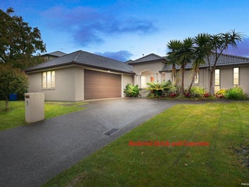 5 George Deane Place, Greenhithe, Auckland