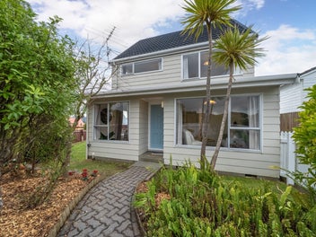 8A Alister Way, Churton Park, Wellington