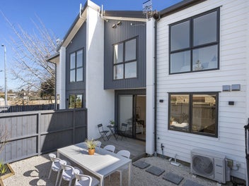 102B Celtic Crescent, Ellerslie, Auckland