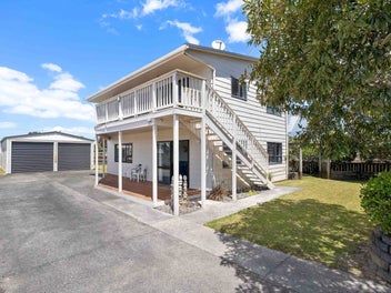 112 Hampton Road, Whangamata