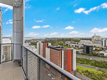 18J/6 St Martins Lane, Grafton, Auckland