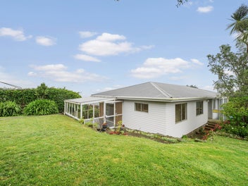 15 Padnell Crescent, Paparangi, Wellington