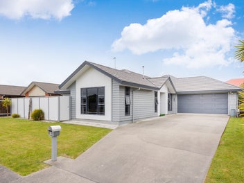 76 Geneva Terrace, Kelvin Grove, Palmerston North