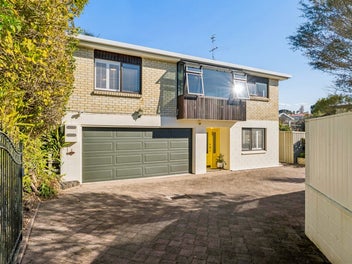 2/48 Richmond Avenue, Northcote Point, Auckland