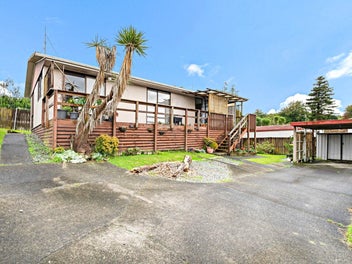2/13 Shifnal Drive, Randwick Park, Auckland