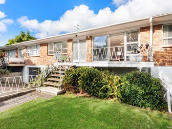 2/24 Walford Road, Point Chevalier, Auckland
