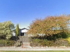 47 Lord Auckland Road, Wakefield