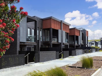 2D Longshore Drive, Long Bay, Auckland