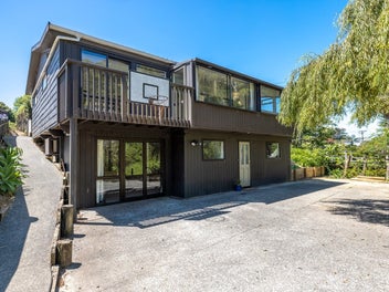 35 Lannan Road, Surfdale, Waiheke Island